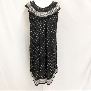 AXCESS SLEEVELESS BLACK AND WHITE DRESS
